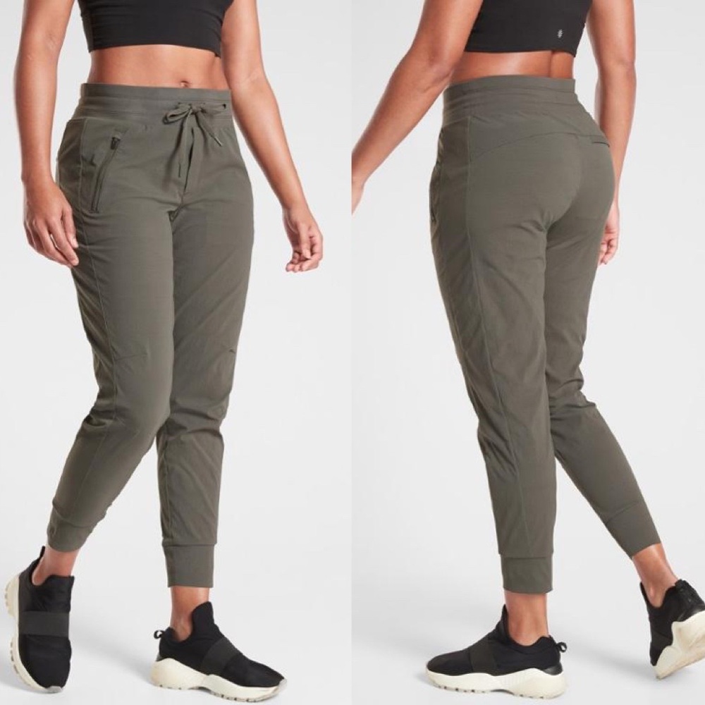 Athleta Trekkie North Jogger- Size 8